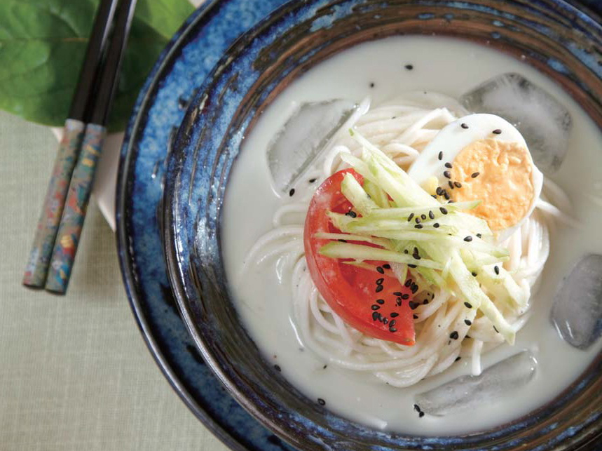 땀 많이 흘리는 여름, 입맛 찾아 줄 검은콩 콩국수