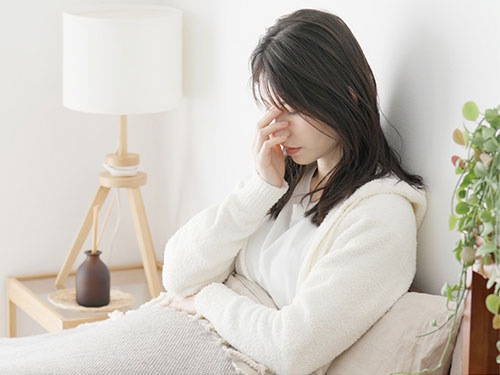 ‘봄을 탄다’는 말의 과학, 계절성 우울증과 춘곤증의 경계