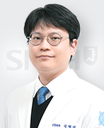 국형석 의료진 사진